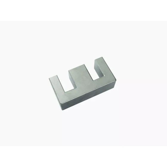 EE type magnetic core