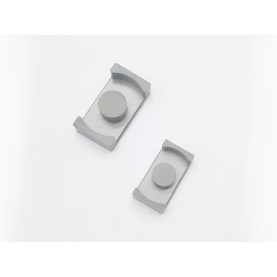 ER type magnetic core